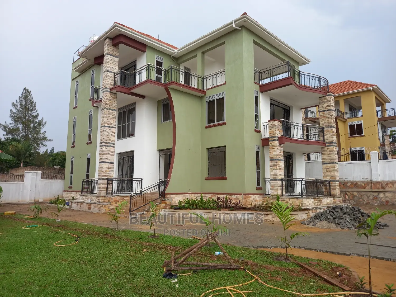 Furnished 6bdrm House in Munyonyo, Makindye for Sale in Makindye