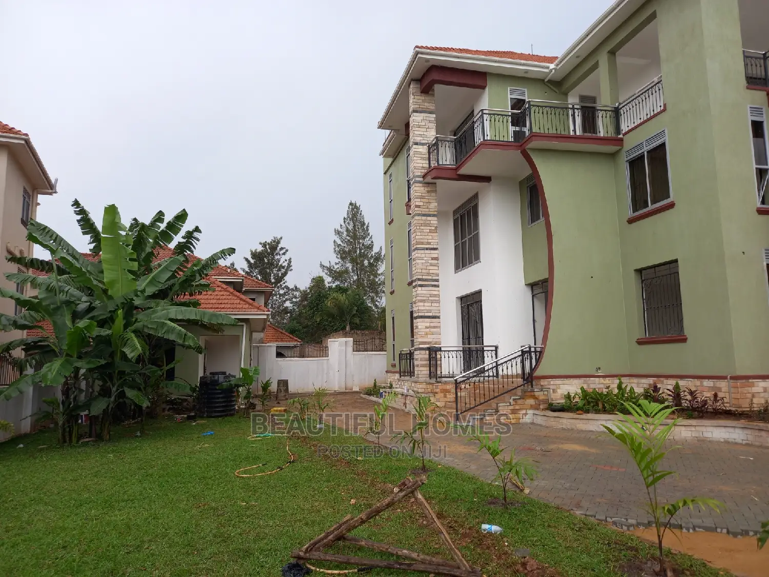 Furnished 6bdrm Mansion in Munyonyo, Central Division for Sale in Central Division