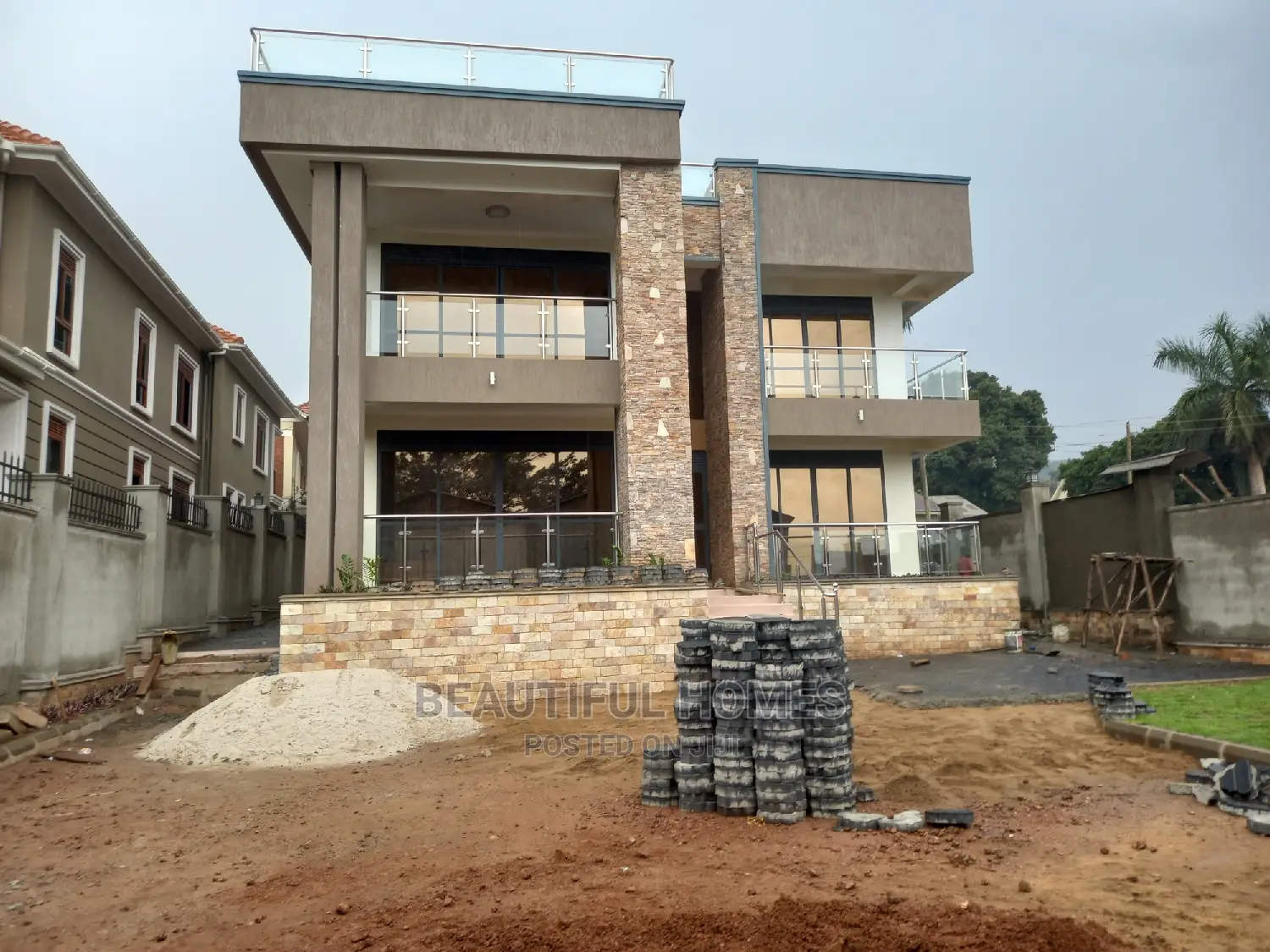 Furnished 6bdrm Mansion in Munyonyo Lake View, Central Division in Central Division