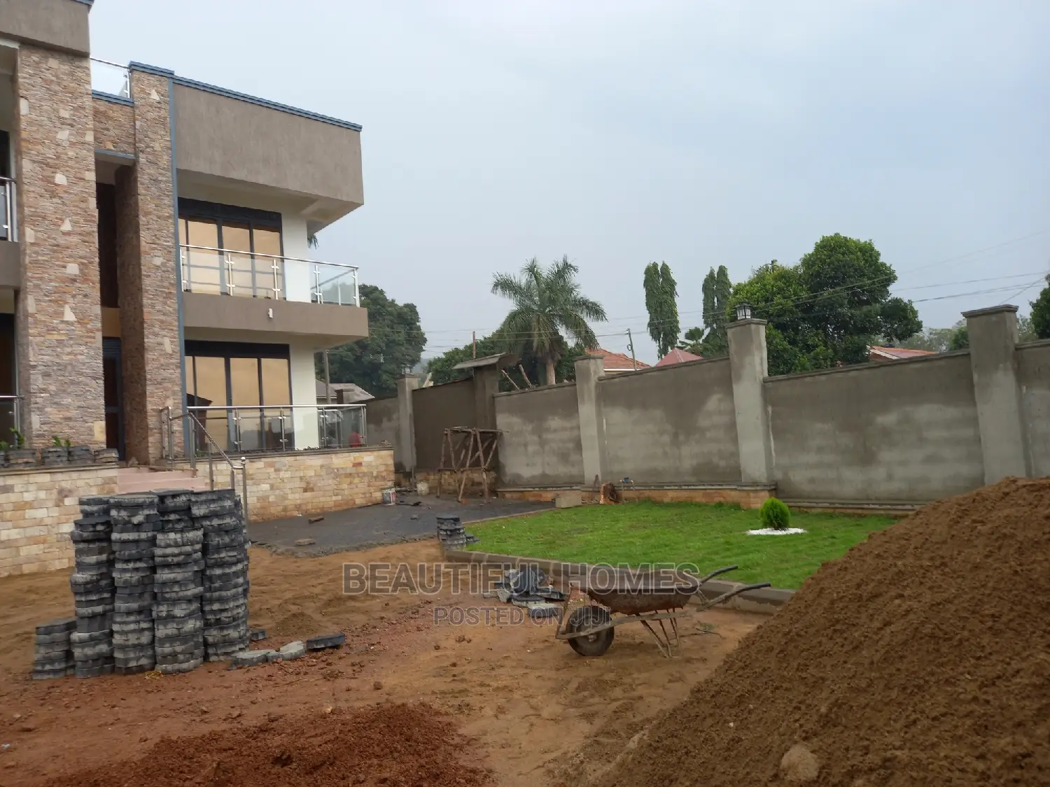 Furnished 6bdrm Mansion in Munyonyo Lake View, Central Division in Central Division