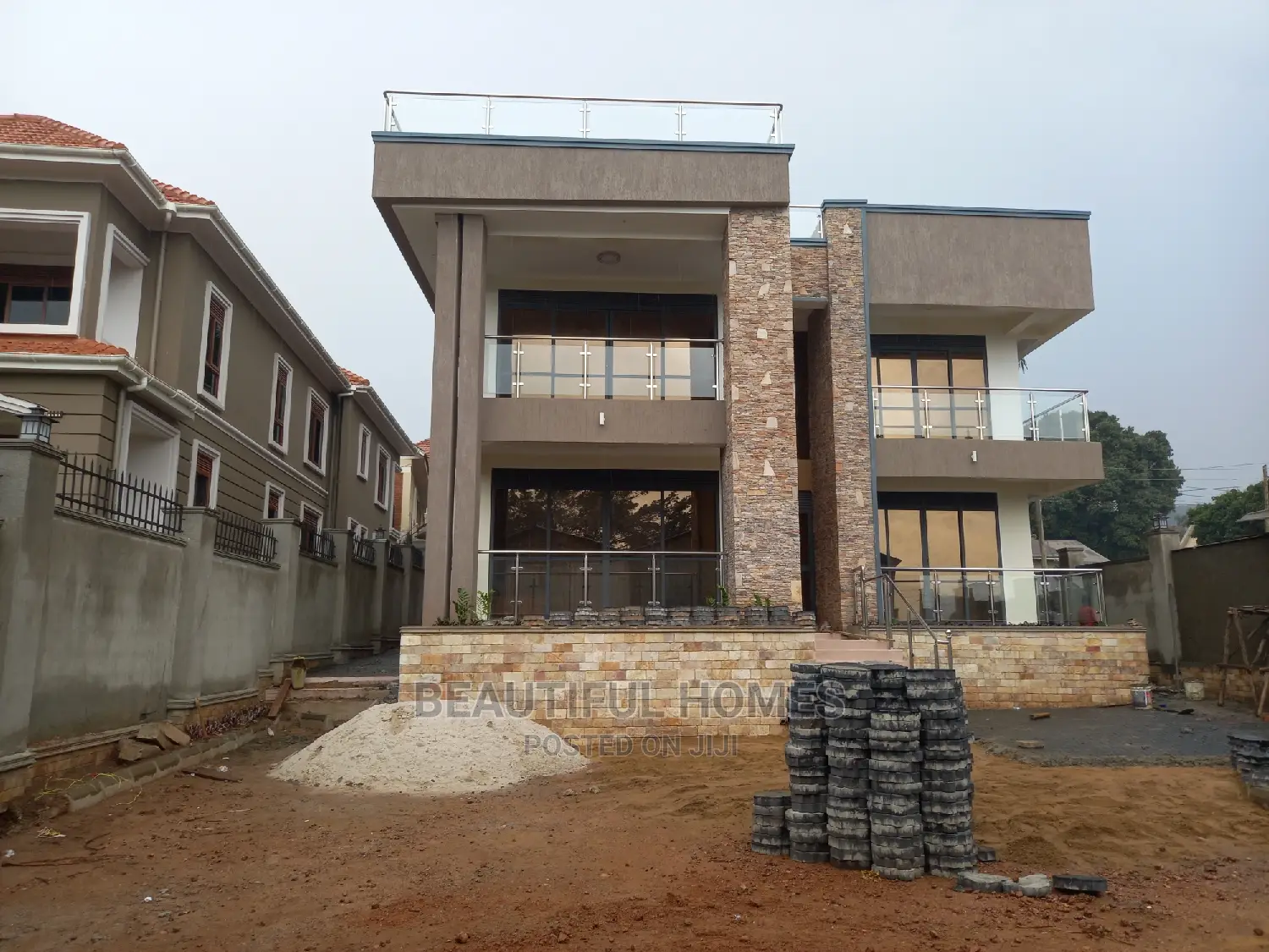 Furnished 6bdrm Mansion in Munyonyo Lake View, Makindye for Sale in Makindye