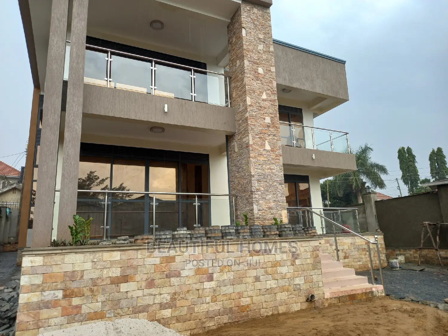 Furnished 6bdrm Mansion in Munyonyo Lake View, Makindye for Sale in Makindye