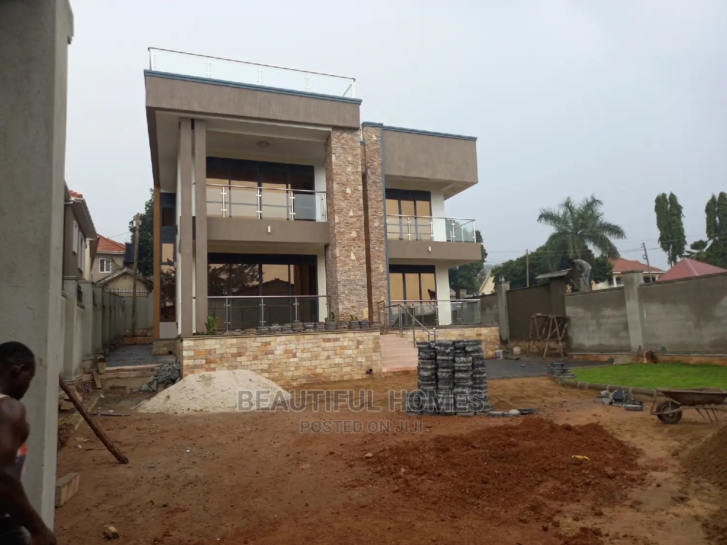 Furnished 6bdrm Mansion in Munyonyo, Makindye for Sale in Makindye