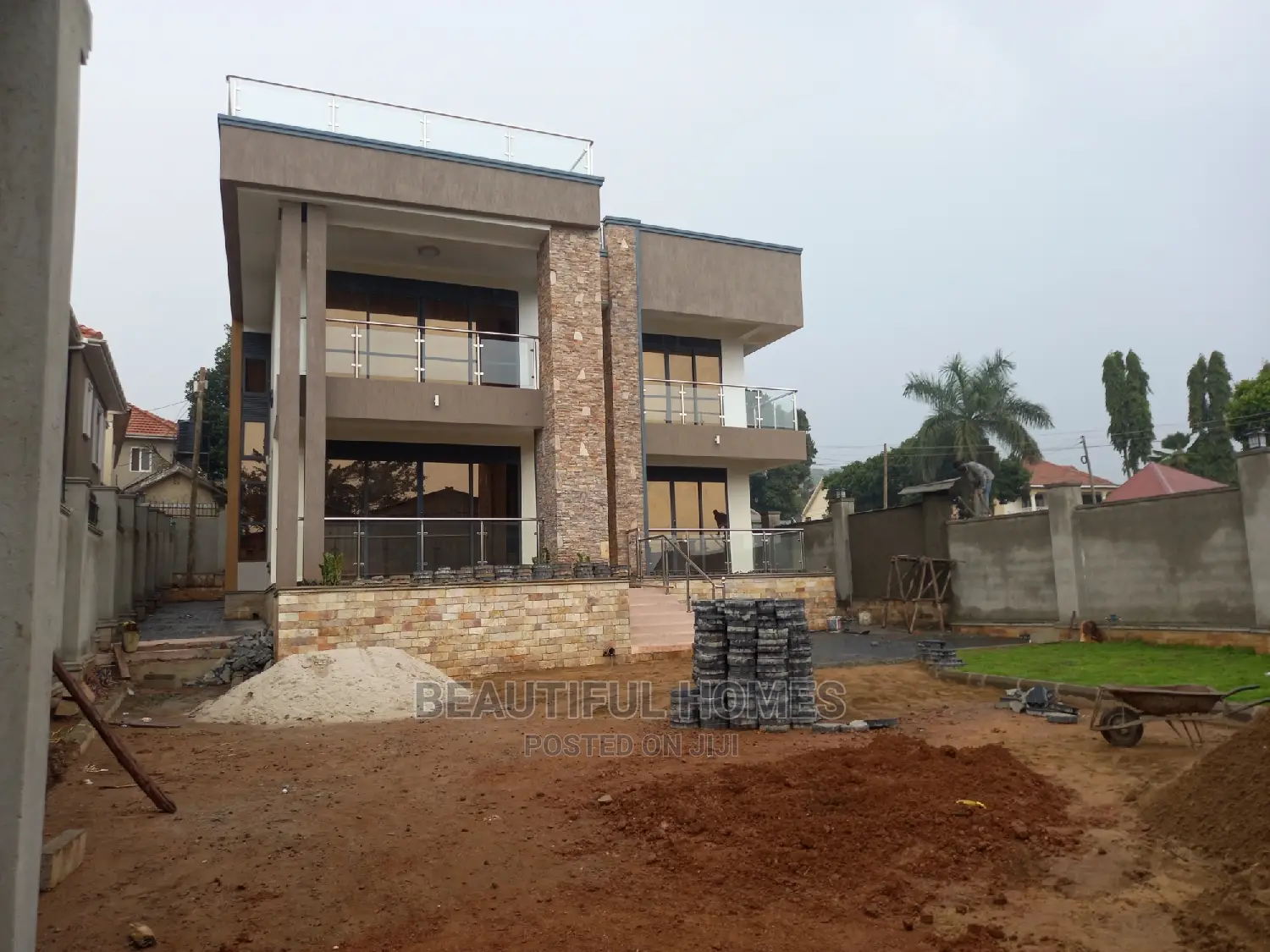 Furnished 6bdrm Mansion in Munyonyo, Makindye for Sale in Makindye