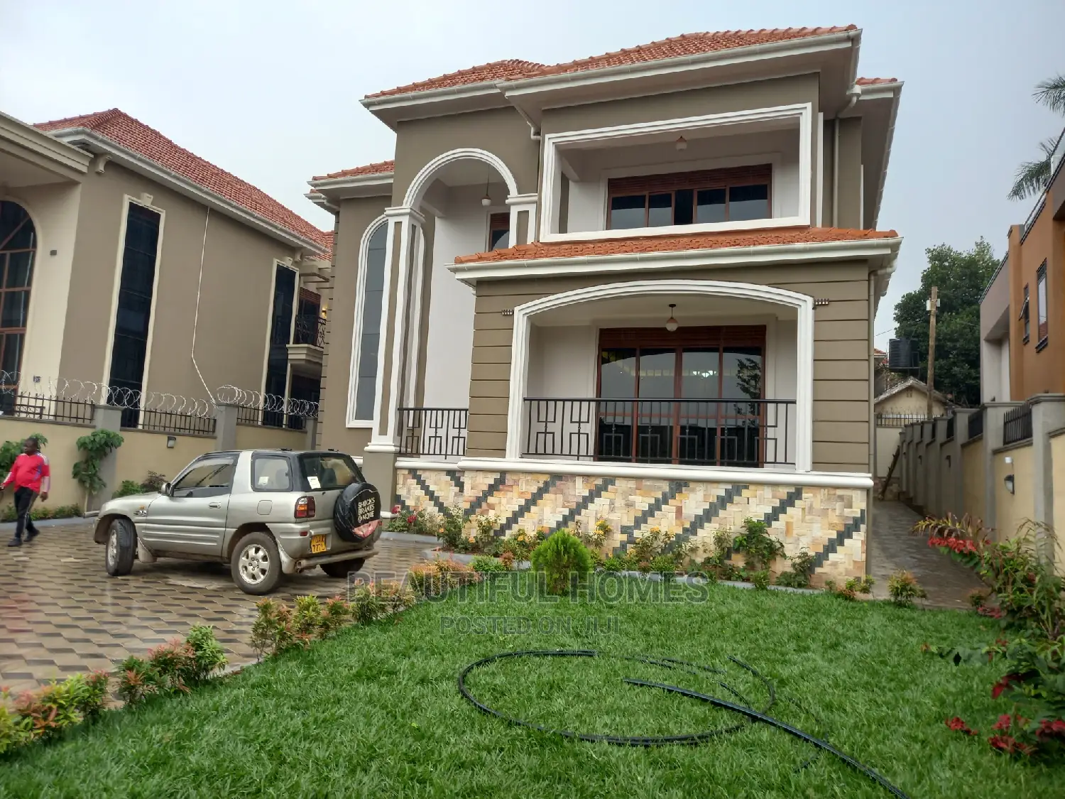 Furnished 6bdrm Duplex in Munyonyo Ministers, Makindye for Sale in Makindye