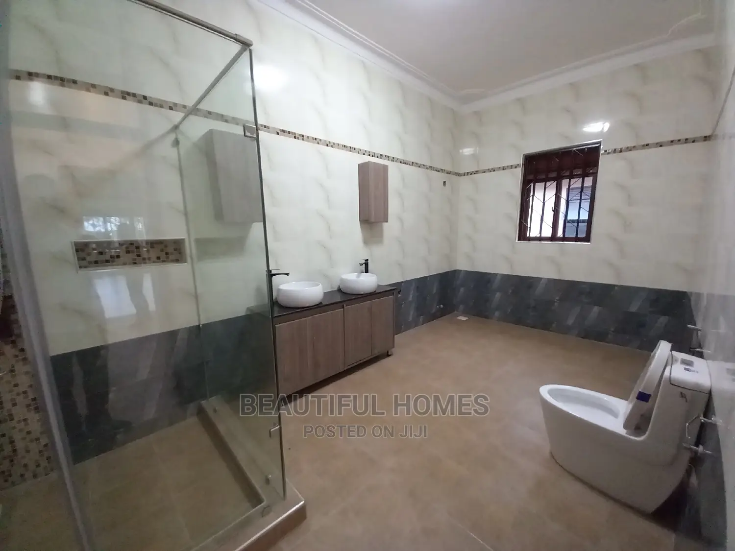Furnished 6bdrm Duplex in Munyonyo Ministers, Makindye for Sale in Makindye