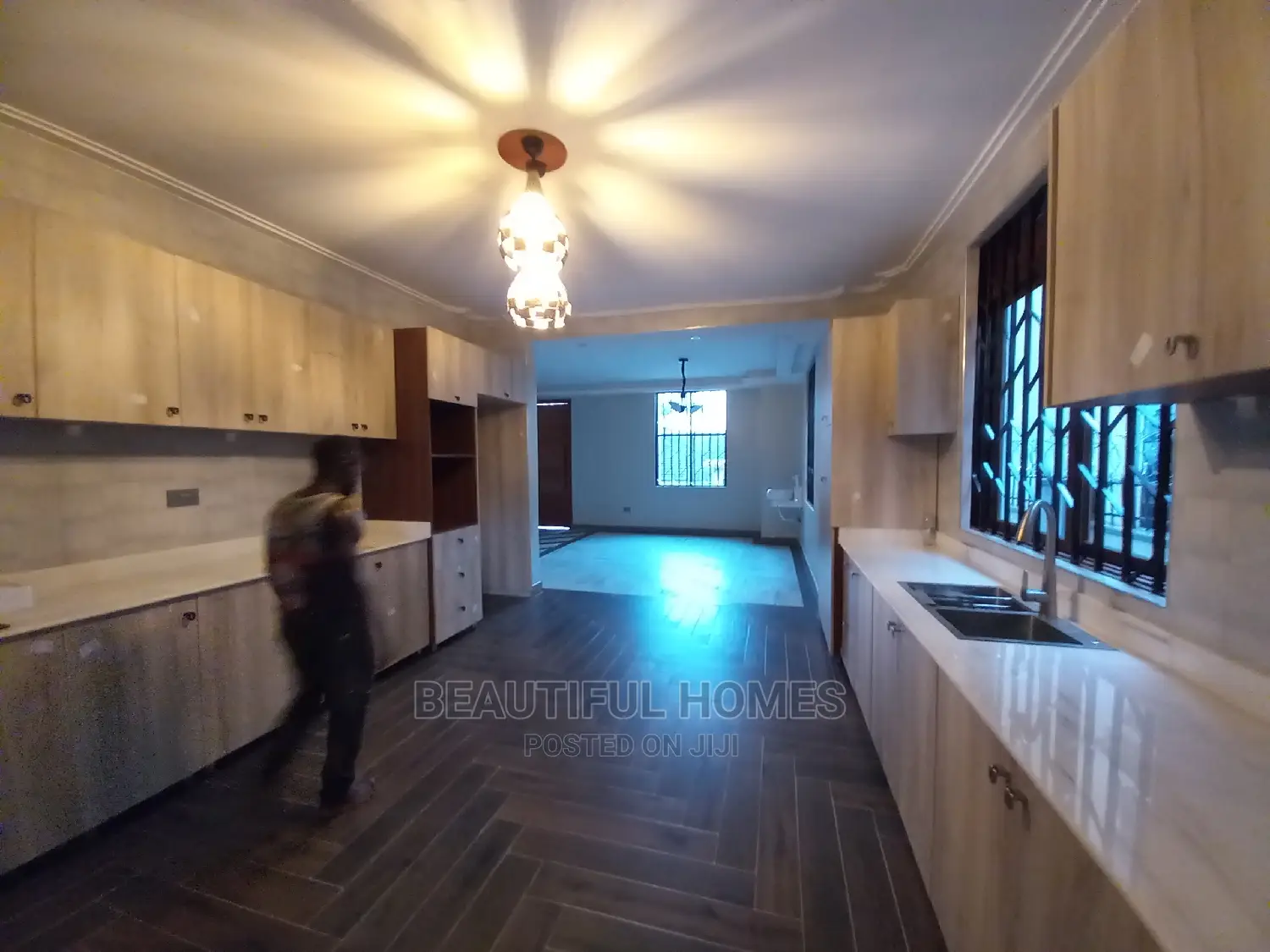 Furnished 6bdrm Mansion in Munyonyo, Makindye for Sale in Makindye