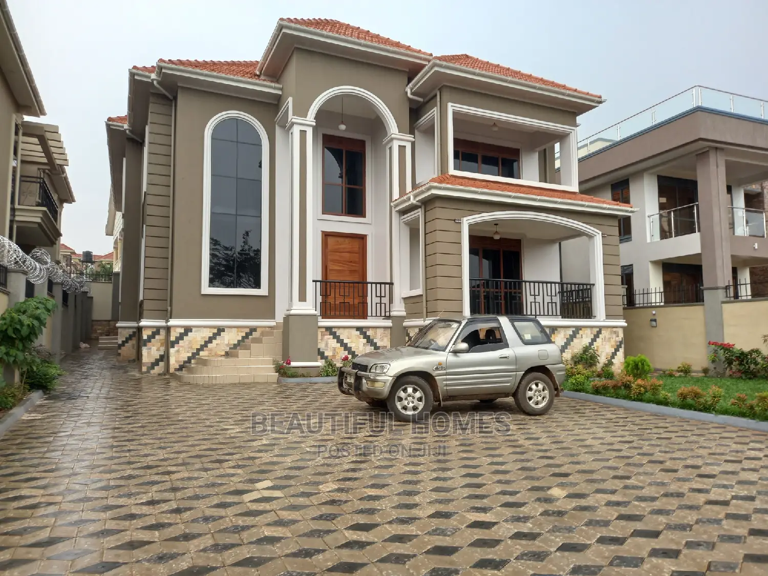 Furnished 6bdrm Duplex in Munyonyo, Makindye for Sale in Makindye