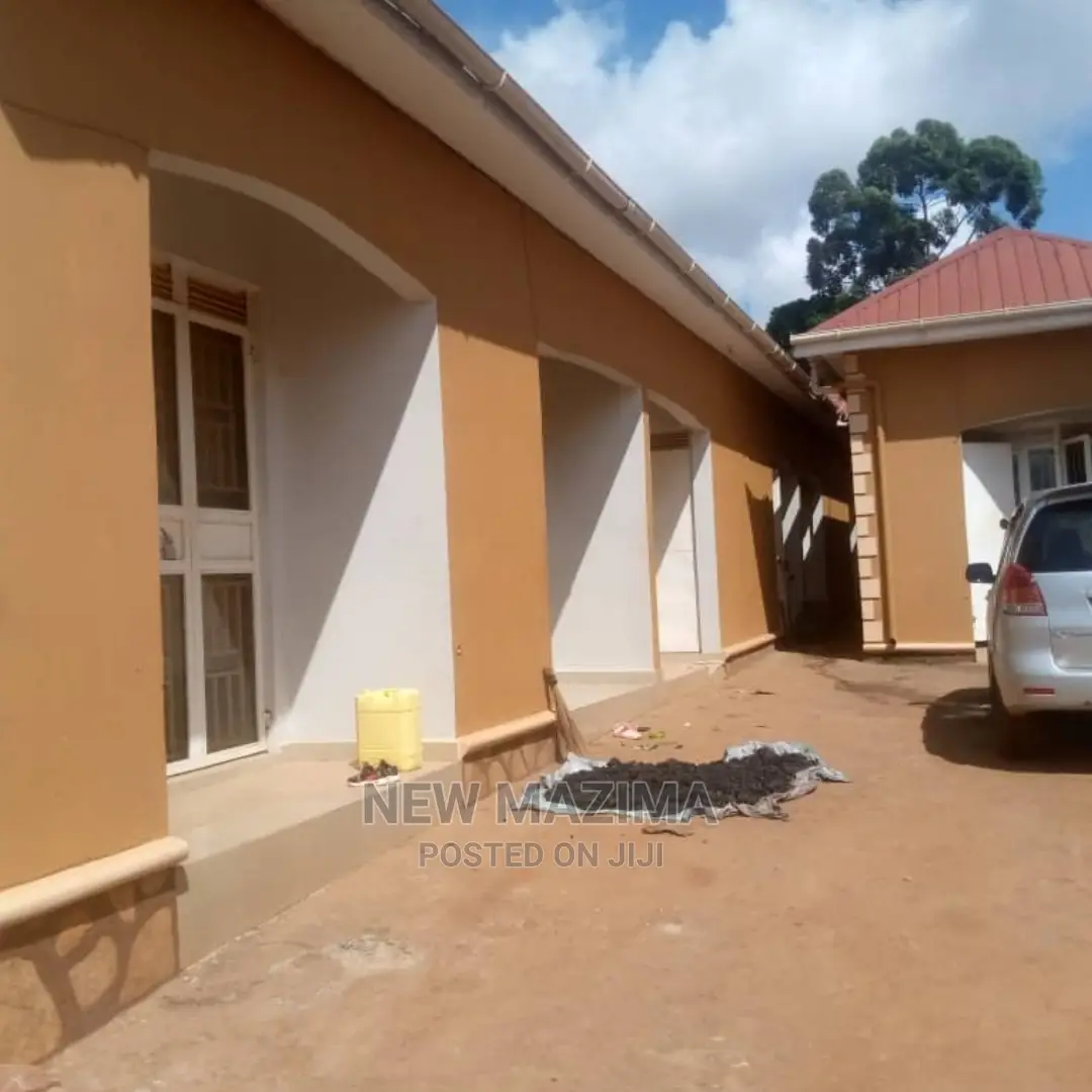 9bdrm House in Zana Ntebe Rd, Central Division for Sale in Central Division