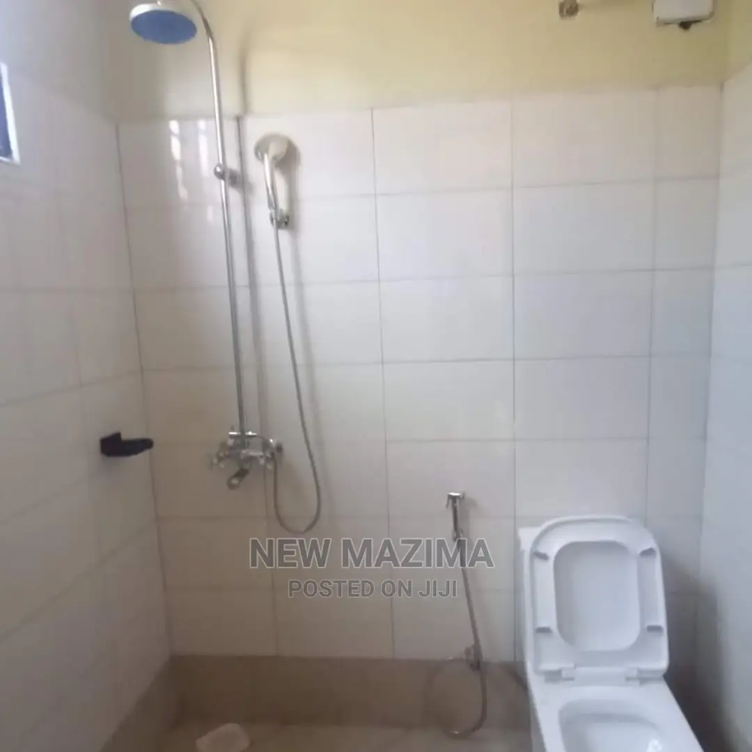 6bdrm Block of Flats in After Munyonyo, Central Division for Sale in Central Division
