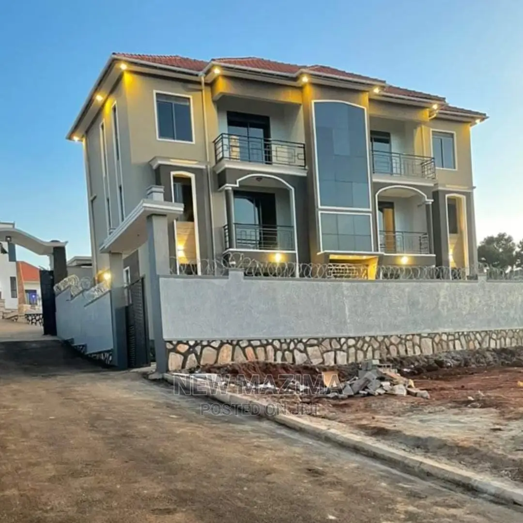 6bdrm Block of Flats in After Munyonyo, Central Division for Sale in Central Division