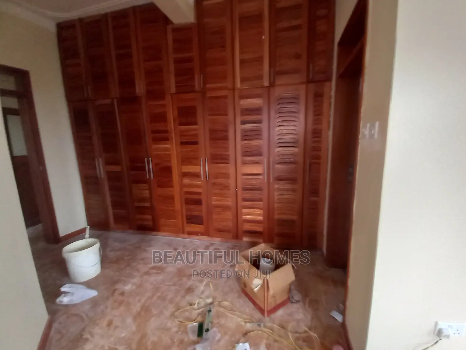 Furnished 3bdrm Apartment in Muyenga, Central Division for Sale in Central Division