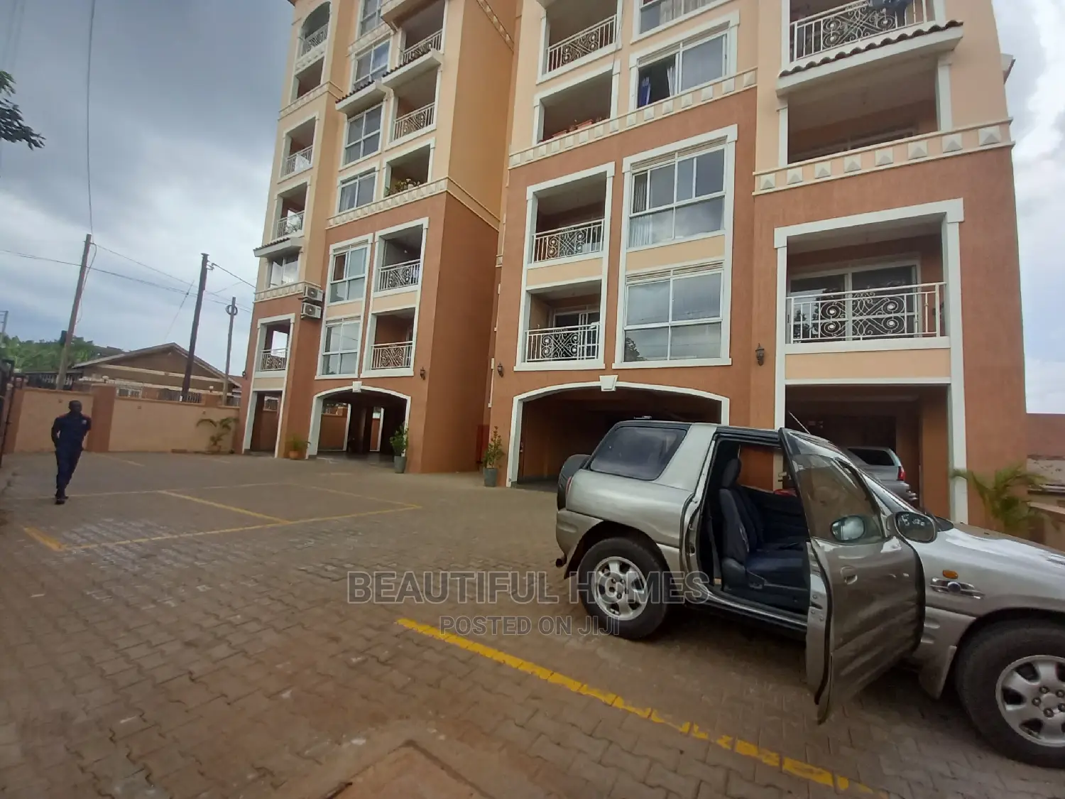 Furnished 2bdrm Condo in Bukoto, Central Division for Sale in Central Division