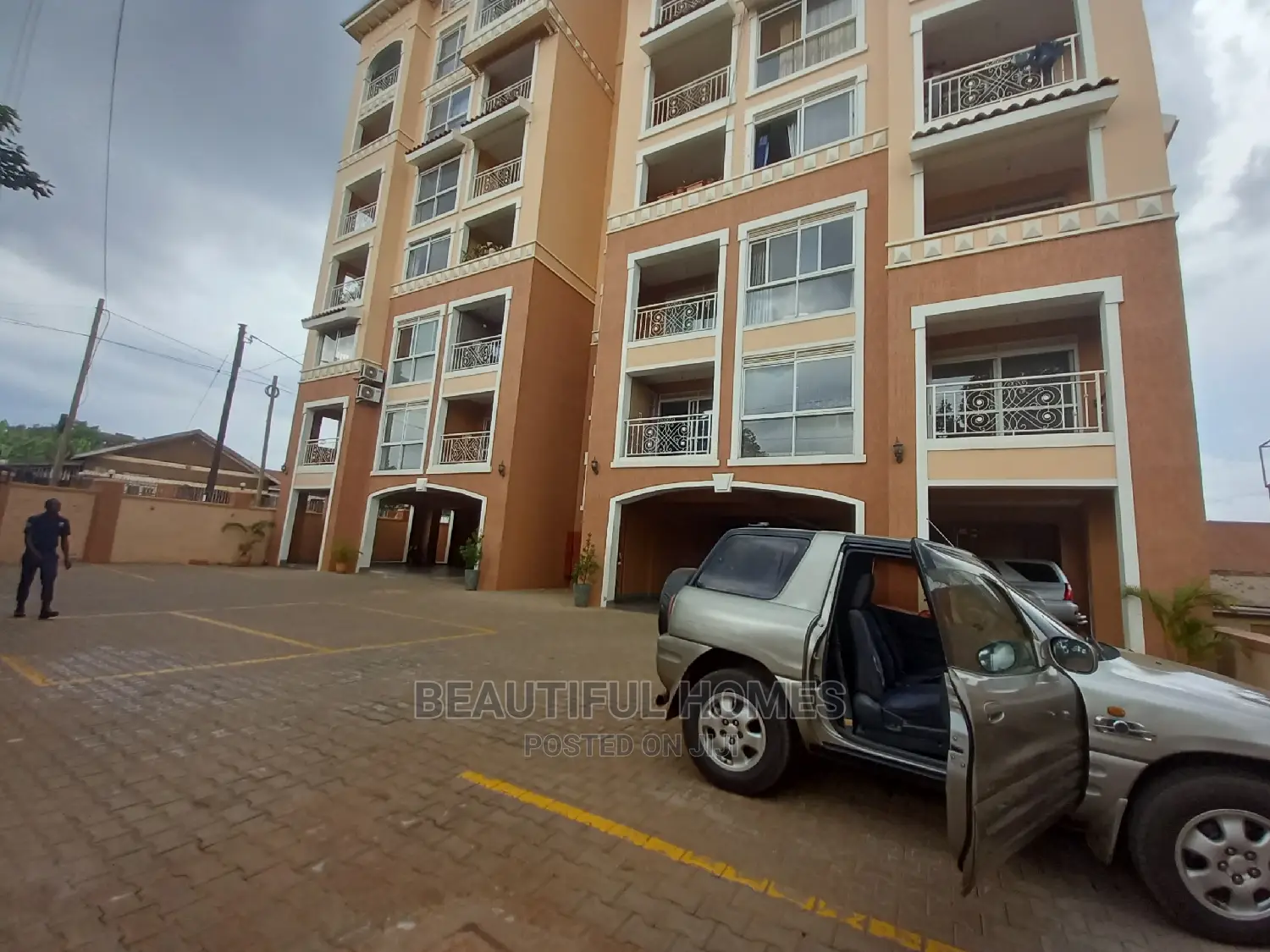 Furnished 2bdrm Condo in Bukoto, Central Division for Sale in Central Division