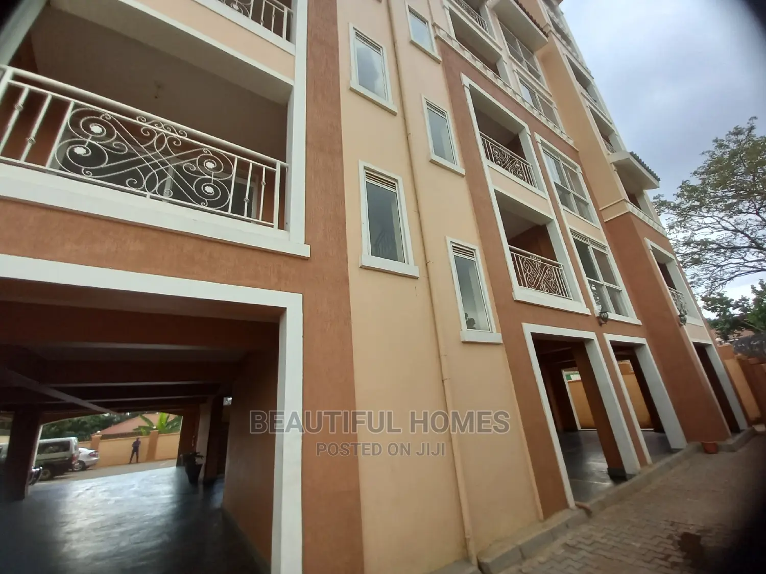 Furnished 2bdrm Condo in Bukoto, Central Division for Sale in Central Division