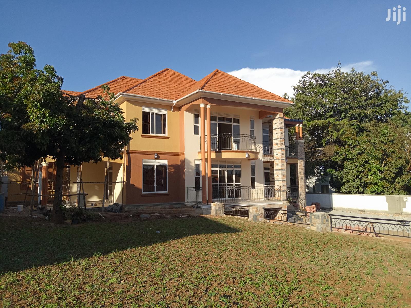 Munyonyo Lake View Palatial House for Sell in Kampala