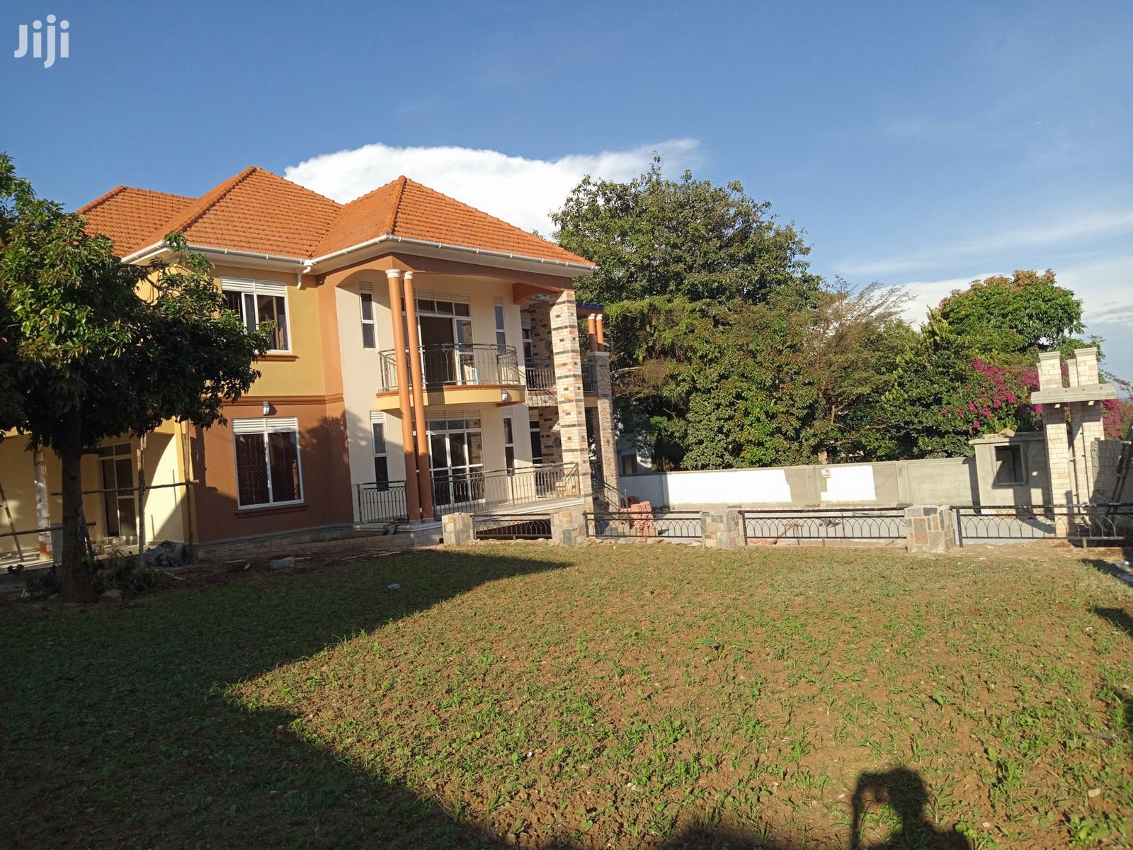 Munyonyo Lake View Palatial House for Sell in Kampala
