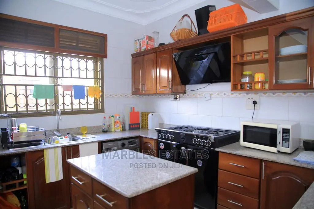 4bdrm House in Kulambiro, Central Division for Sale in Central Division