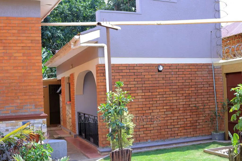 4bdrm House in Kulambiro, Central Division for Sale in Central Division