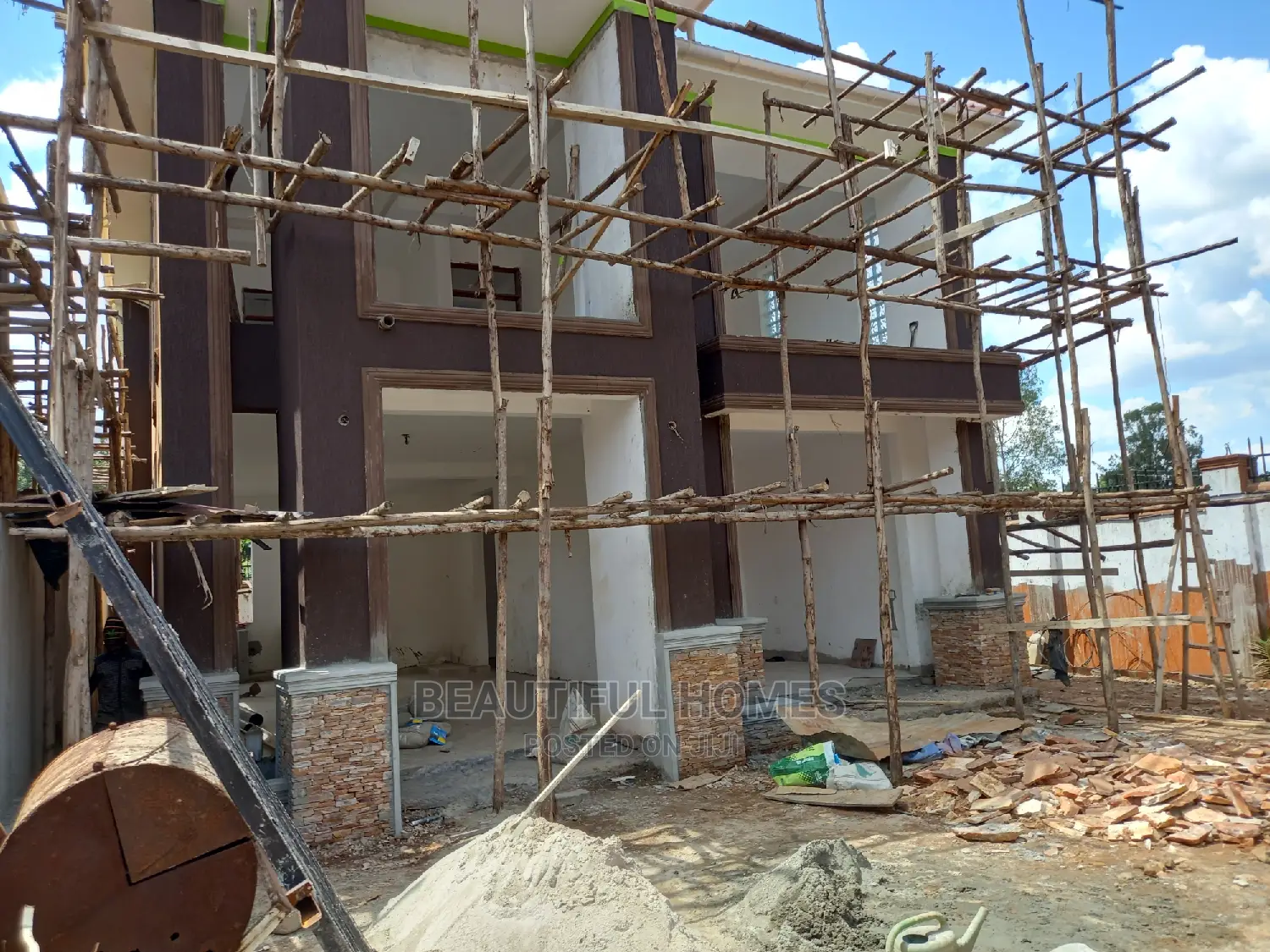 Furnished 5bdrm Duplex in Kisaasi, Central Division for Sale in Central Division