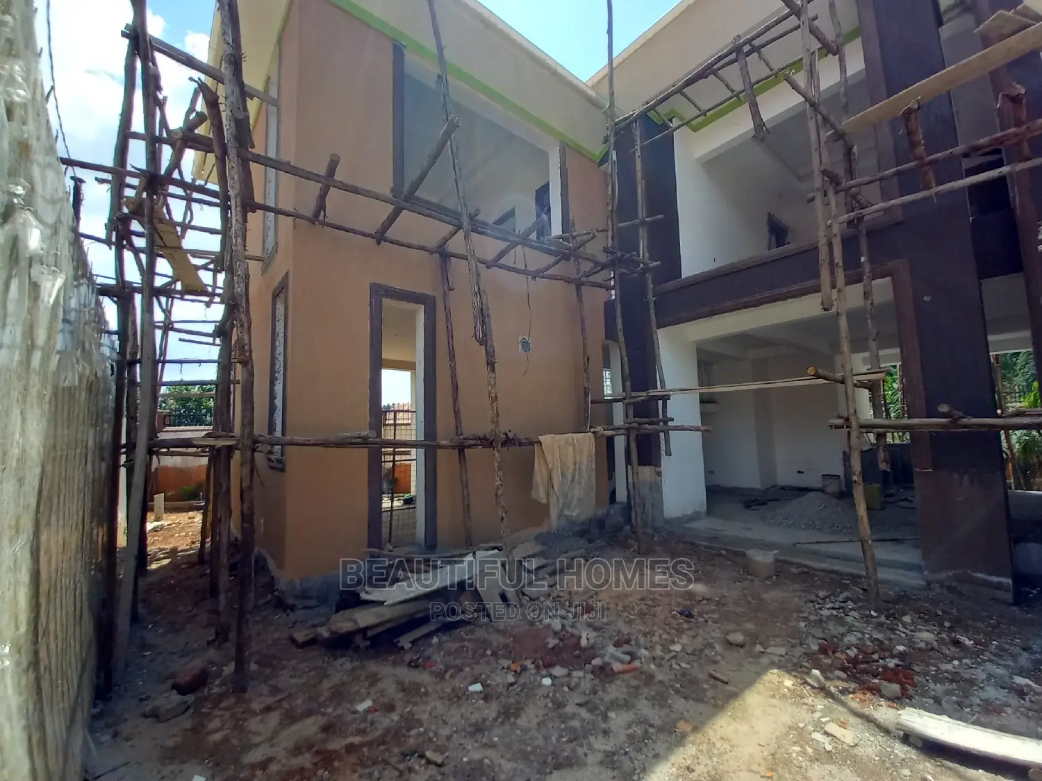 Furnished 5bdrm Duplex in Kisaasi, Central Division for Sale in Central Division