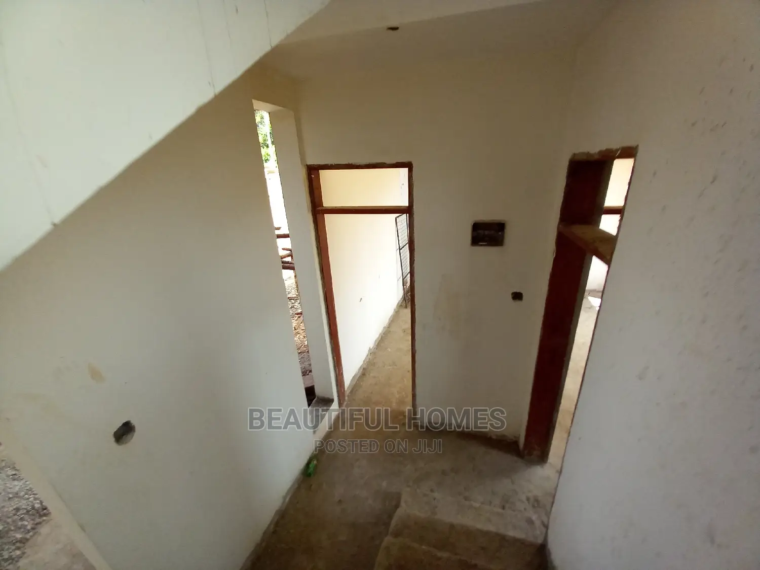 Furnished 5bdrm Duplex in Kisaasi, Central Division for Sale in Central Division