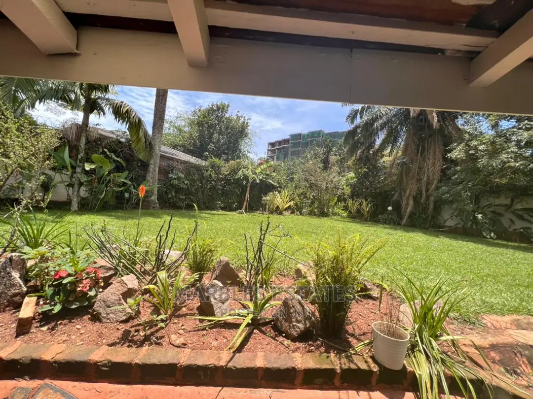 4bdrm Bungalow in Kololo, Central Division for Rent in Central Division