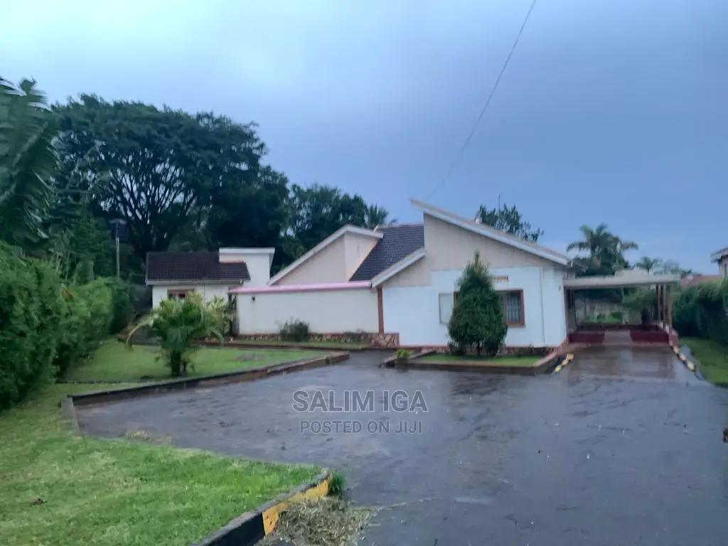 4bdrm Bungalow in Kololo Property, Central Division for Rent in Central Division
