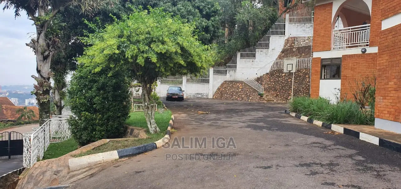 7bdrm Duplex in Kololo Property, Central Division for Rent in Central Division