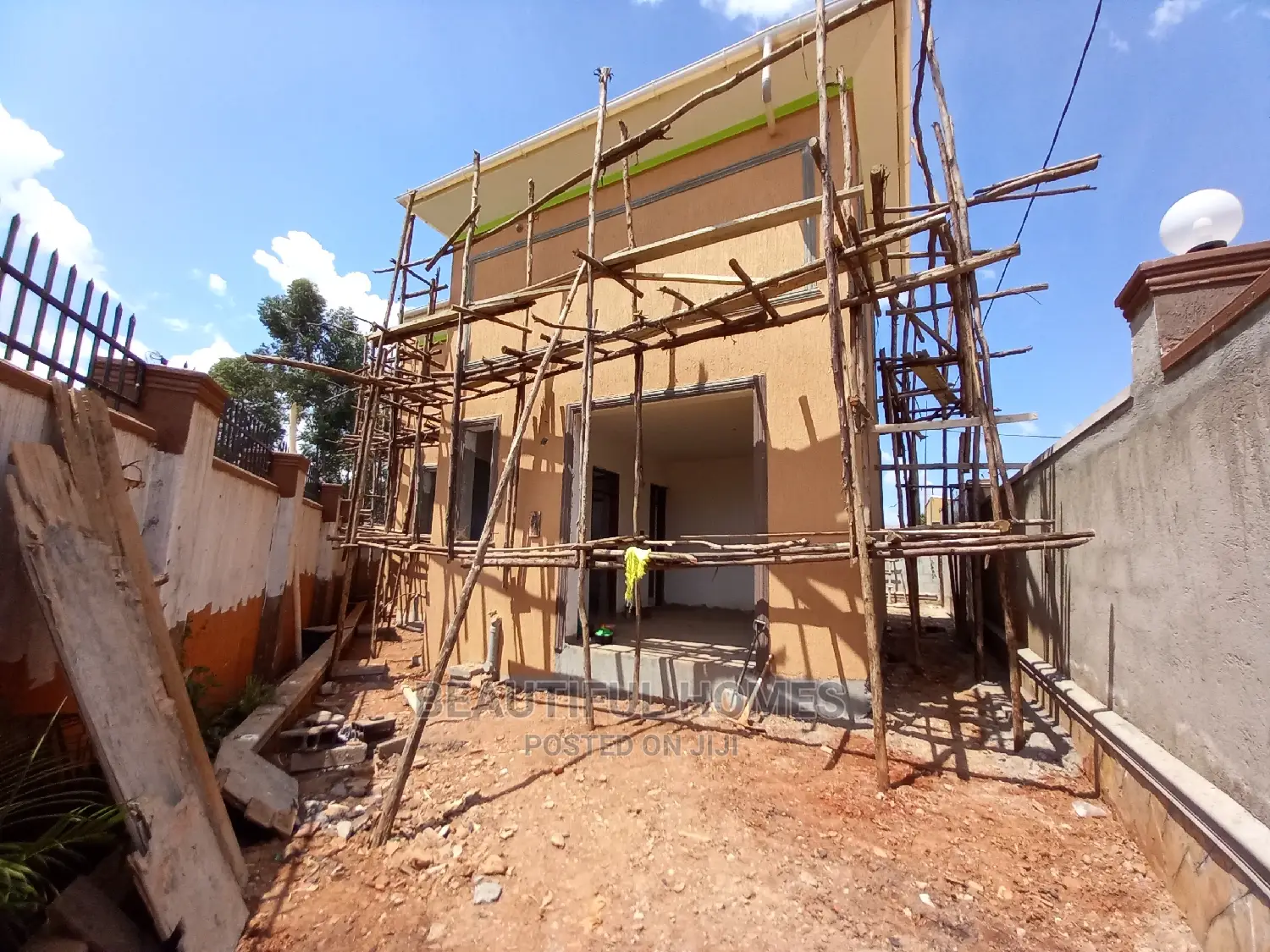 Furnished 5bdrm Duplex in Kisaasi, Central Division for Sale in Central Division