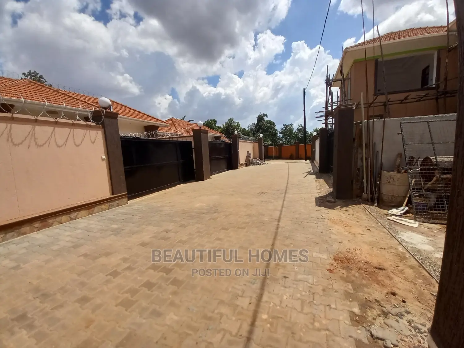 Furnished 5bdrm Maisonette in Kisaasi, Central Division for Sale in Central Division