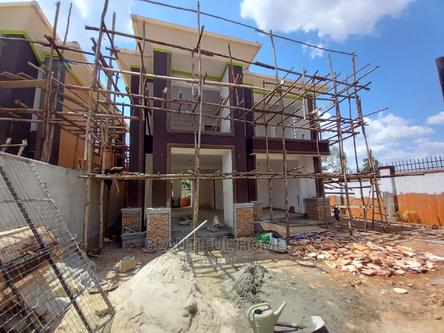 Furnished 5bdrm Maisonette in Kisaasi, Central Division for Sale in Central Division