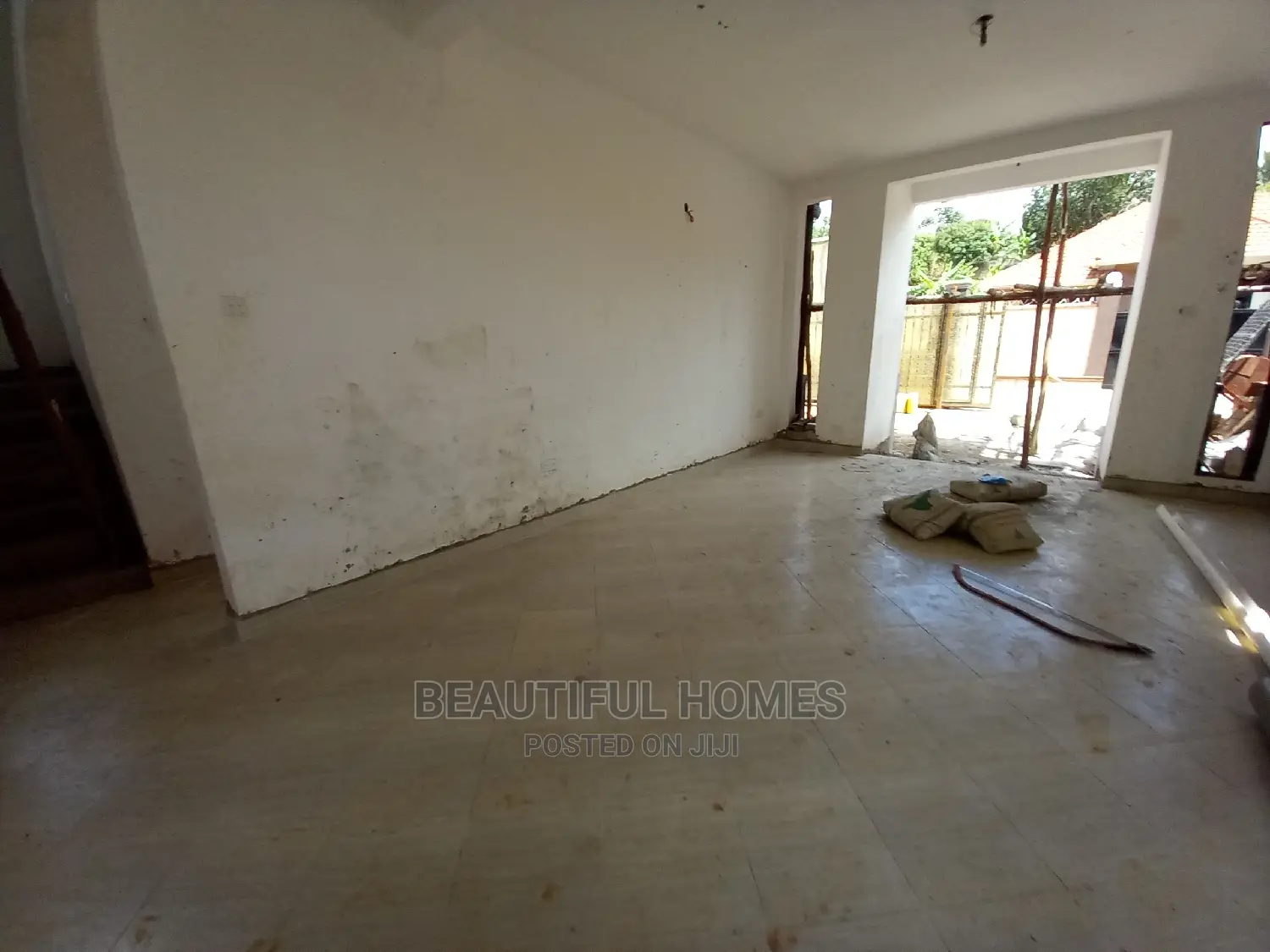 Furnished 5bdrm Duplex in Kisaasi, Central Division for Sale in Central Division
