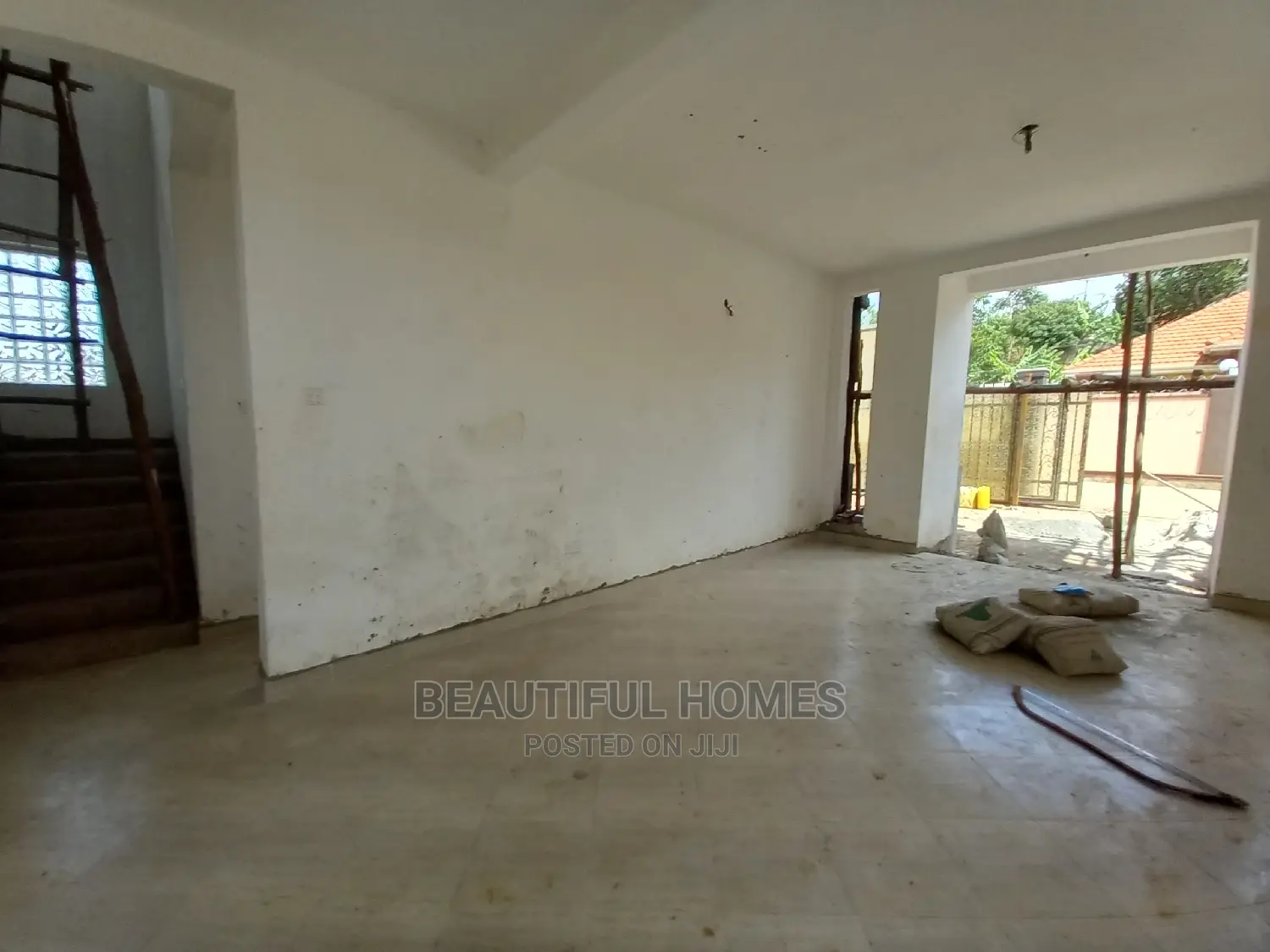 Furnished 5bdrm Duplex in Kisaasi, Central Division for Sale in Central Division