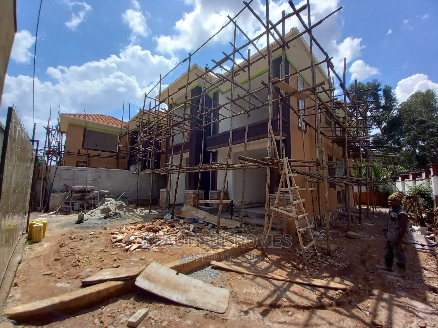 Furnished 5bdrm Duplex in Kisaasi, Central Division for Sale in Central Division