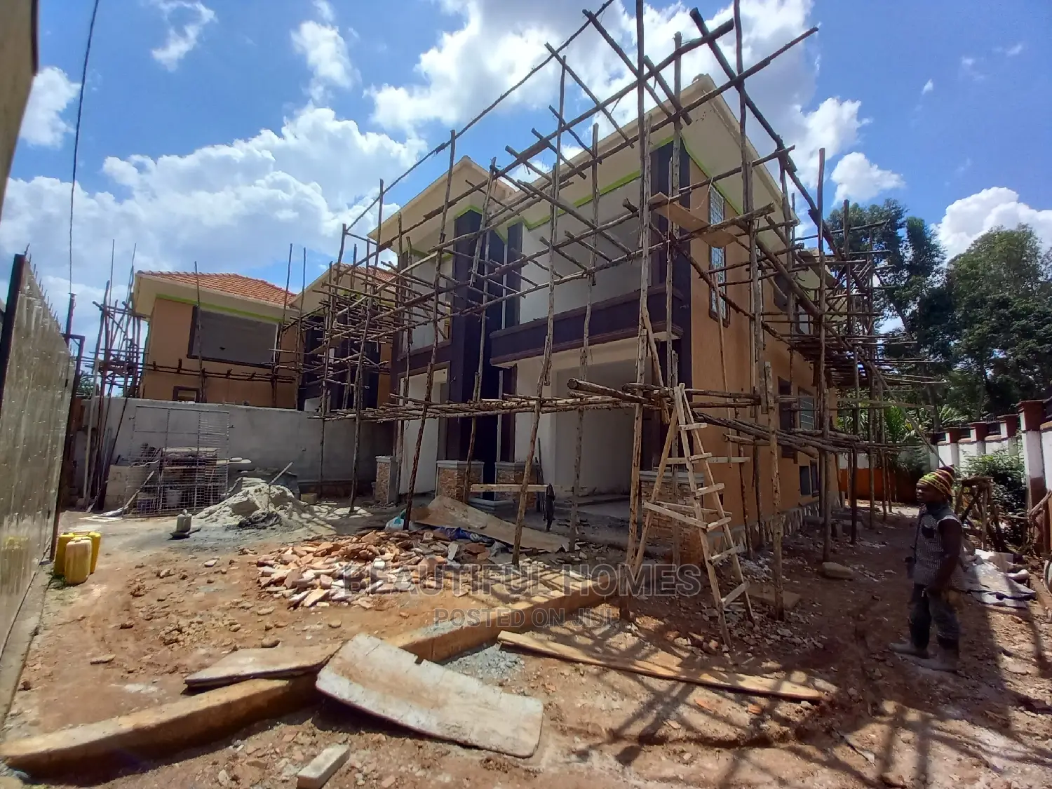 Furnished 5bdrm Duplex in Kisaasi, Central Division for Sale in Central Division