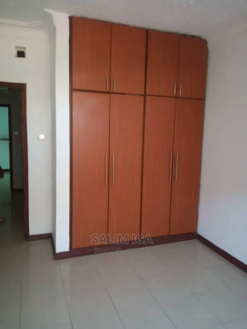6bdrm Duplex in Kololo Property, Central Division for Rent in Central Division