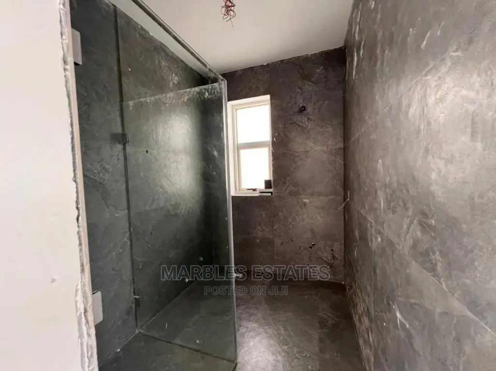 3bdrm Apartment in Kololo, Central Division for Sale in Central Division