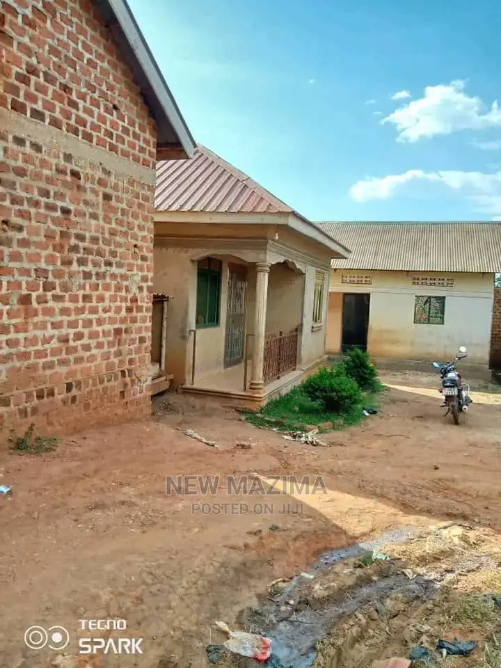 2bdrm House in Kawempe Kawanda, Division a for Sale in Division A