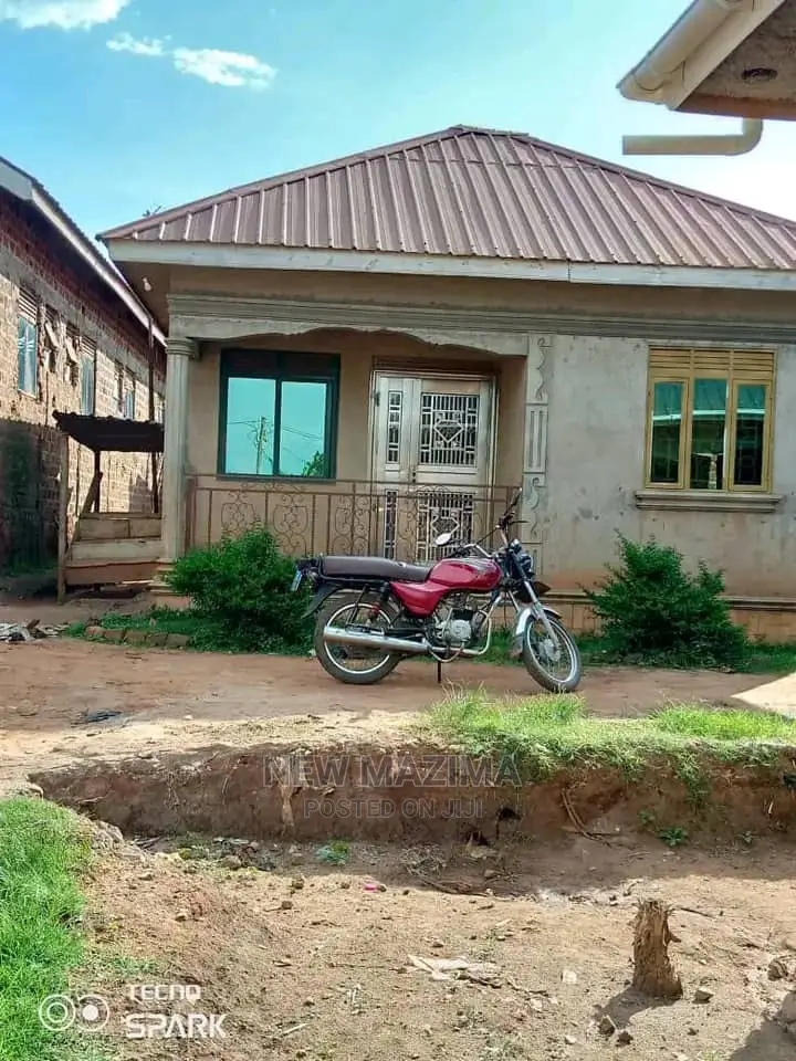 2bdrm House in Kawempe Kawanda, Division a for Sale in Division A