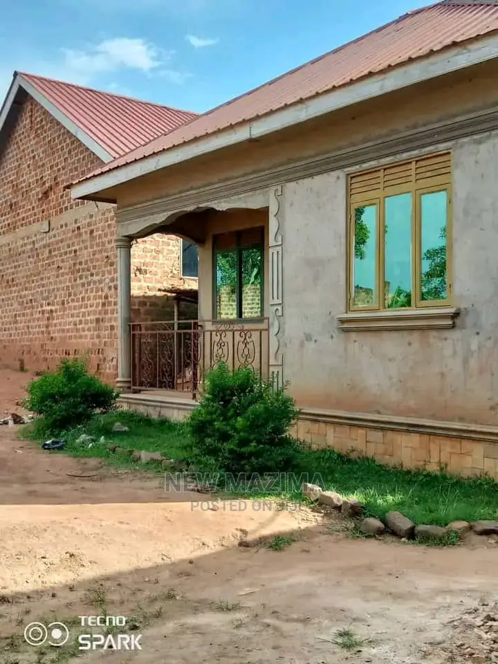 2bdrm House in Kawempe Kawanda, Division a for Sale in Division A