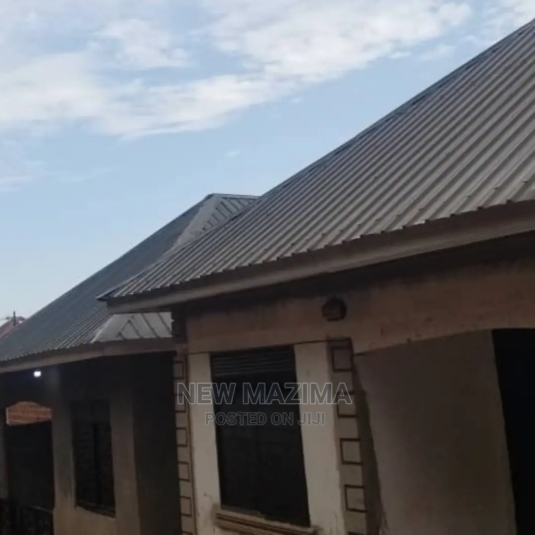4bdrm House in Kasenge, Division a for Sale in Division A
