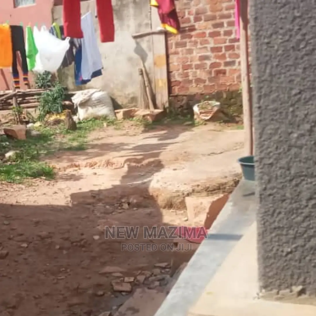 Very Busy Commercial Three Shops Onquicksale in Kawanda Town in Division A