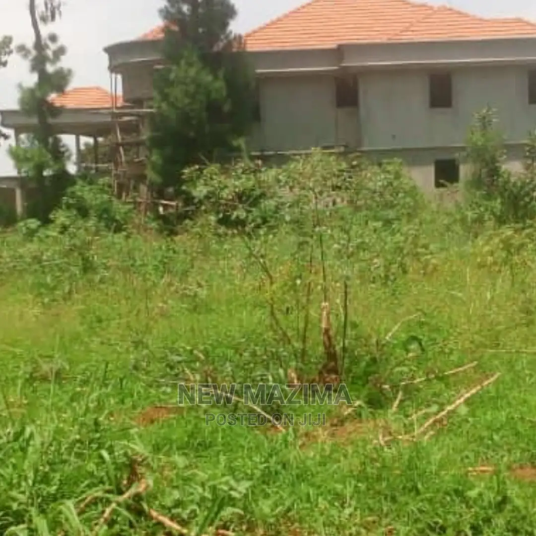 5 Acres Measurig Direct From the Lake Onsale Kawuku Ntebe Rd in Division A