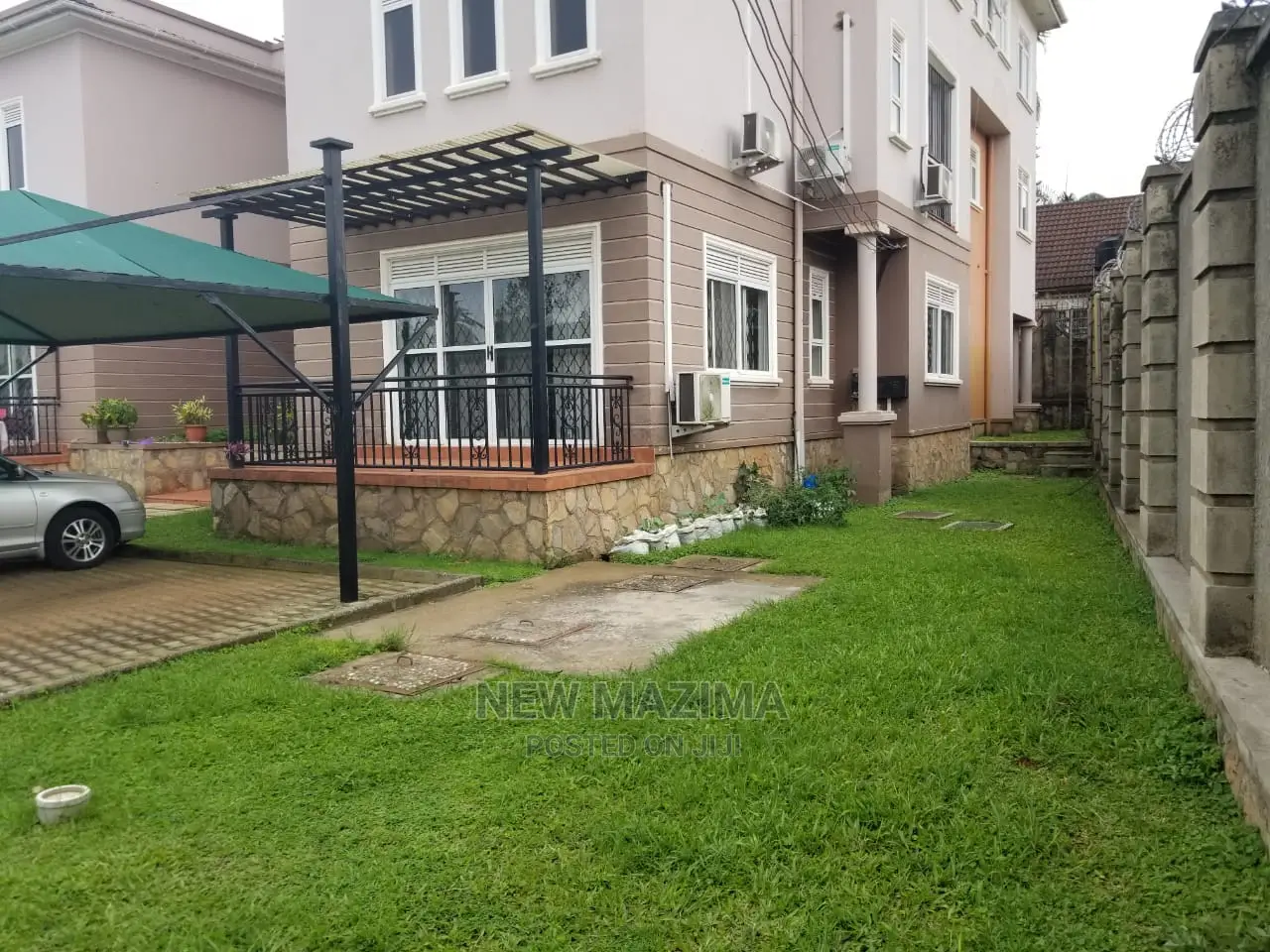 Very Classic Hotel With 16 Self Contained Rooms Onsale Ntebe in Division A