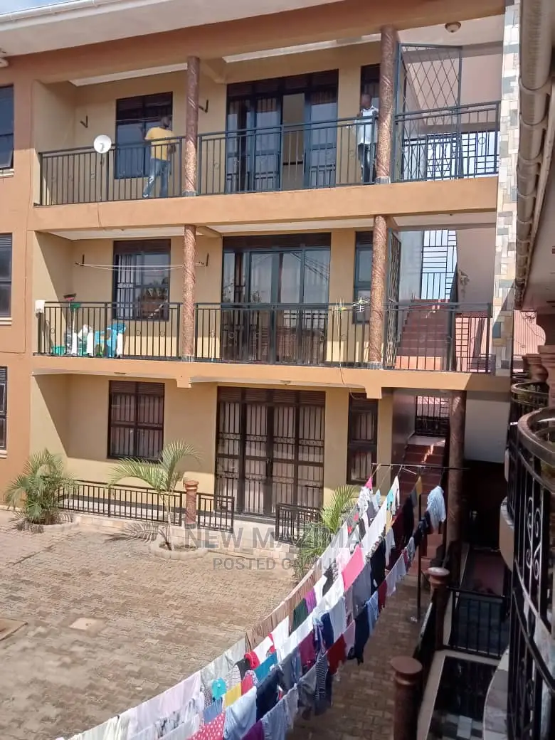 8bdrm Block of Flats in Najjanankumbi, Division a for Sale in Division A