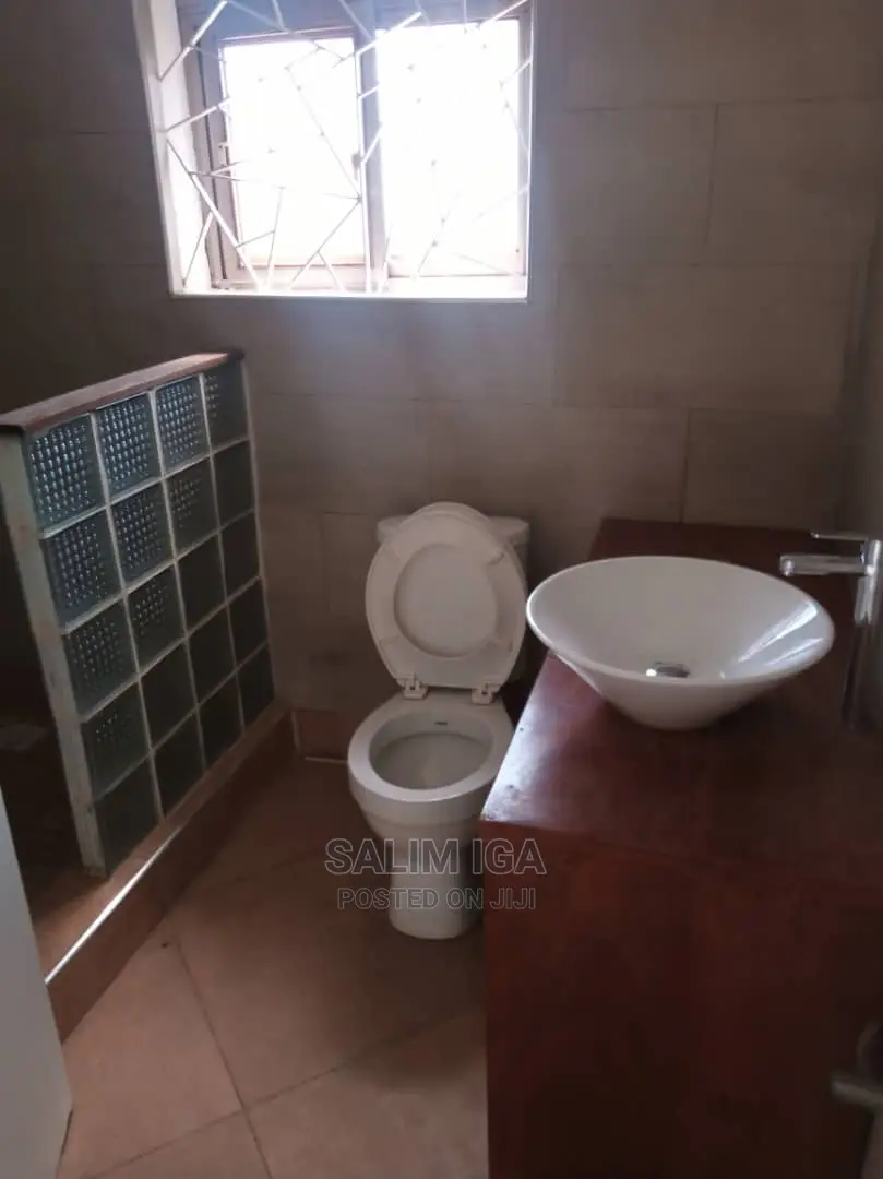 4bdrm Bungalow in Kololo Property, Central Division for Rent in Central Division