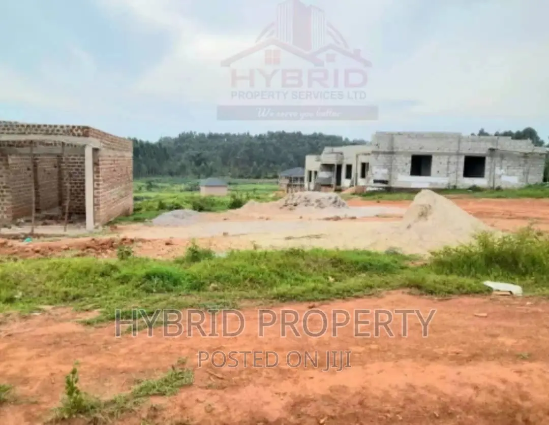 Prime Plots For Sale At Bulabakulu~Wakiso Estate~Hoima Road. in Wakiso / Wakiso