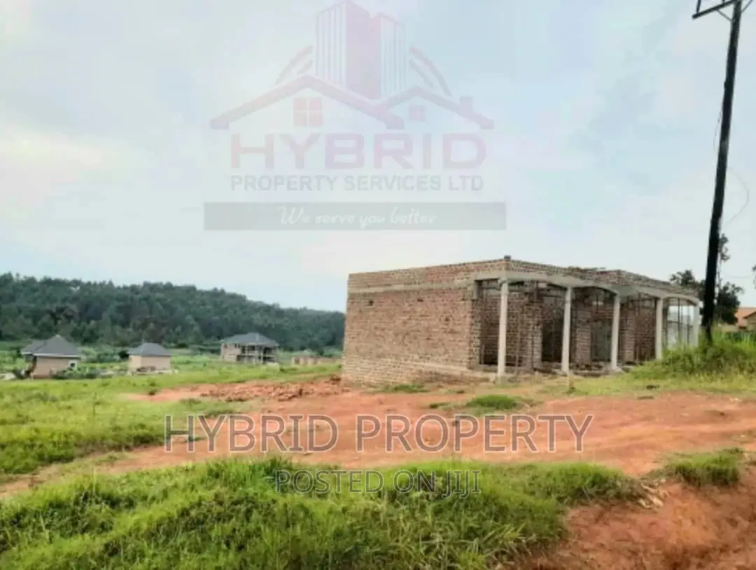 Prime Plots For Sale At Bulabakulu~Wakiso Estate~Hoima Road. in Wakiso / Wakiso