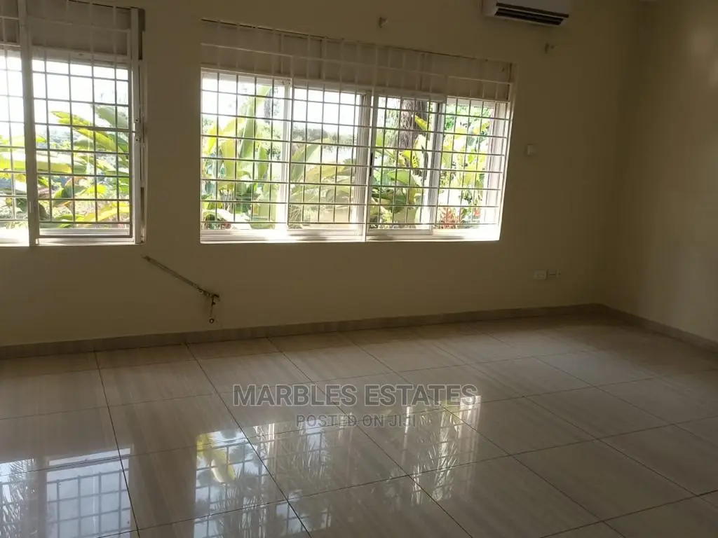 4bdrm Bungalow in Muyenga, Central Division for Rent in Central Division